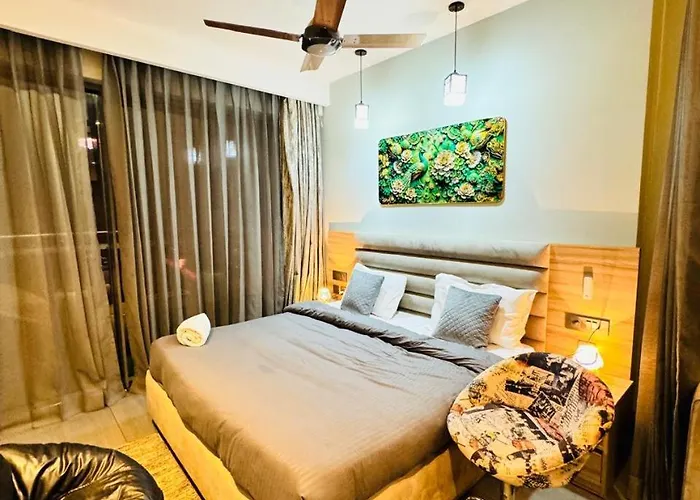 Roseville Suite\'S & Apartment 94