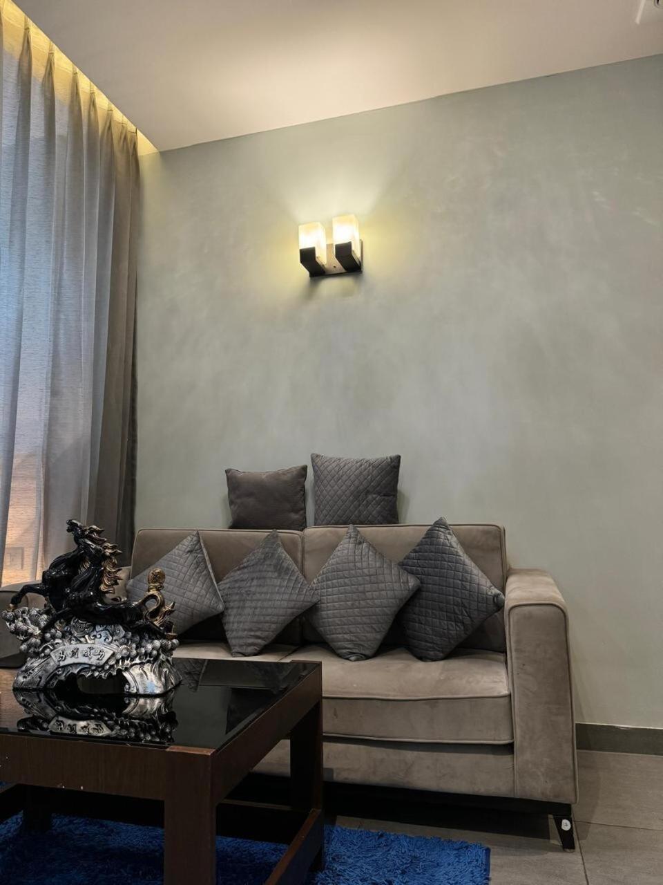 Apartment Roseville Suite's & 94 *